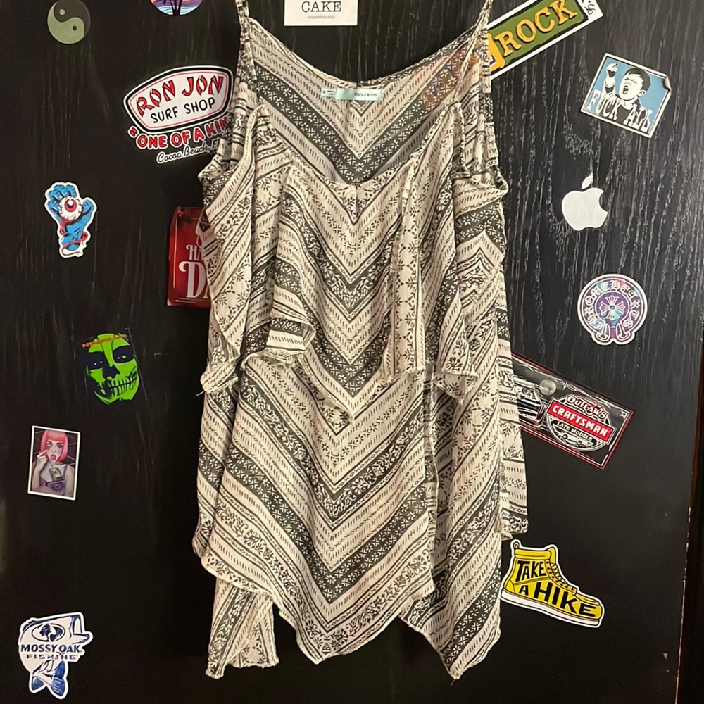 Women’s. Blouse. Small. Black & White.